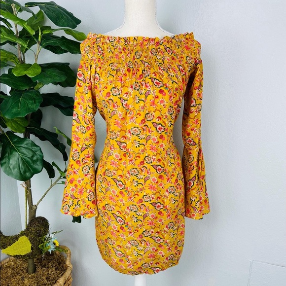 LOVE CHESLEY FLORAL MUSTARD YELLOW PAISLEY OFF SHOULDER SMOCKED LOOSE FIT DRESS - Picture 1 of 4
